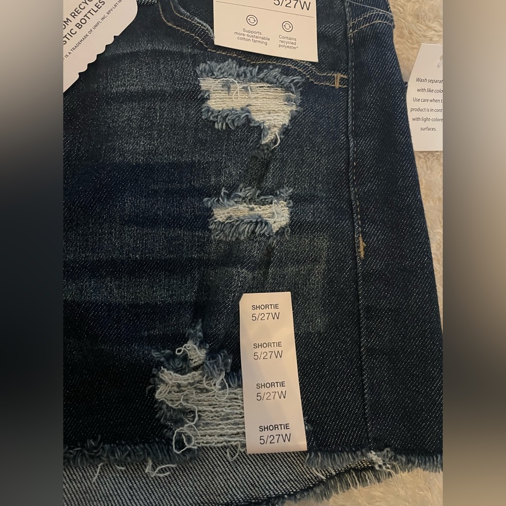 BNWT, SO, shortie distressed shorts, juniors size 5 - Picture 6 of 11